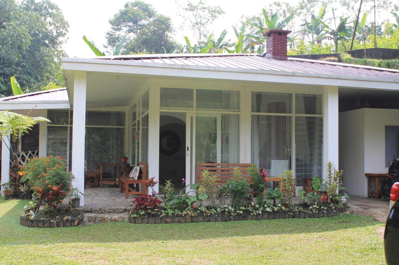 The Forest Villa Bogor Exterior foto