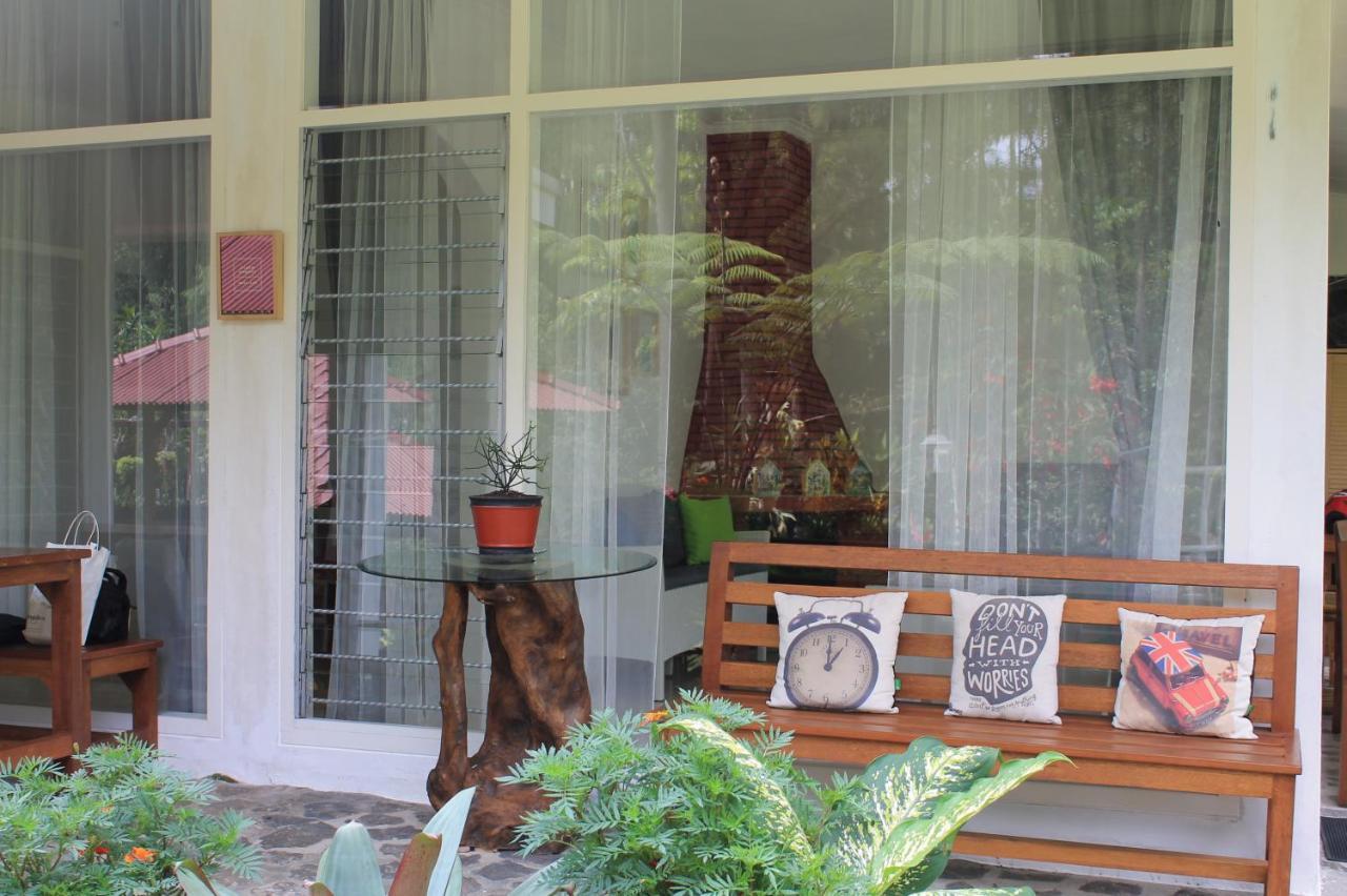 The Forest Villa Bogor Exterior foto